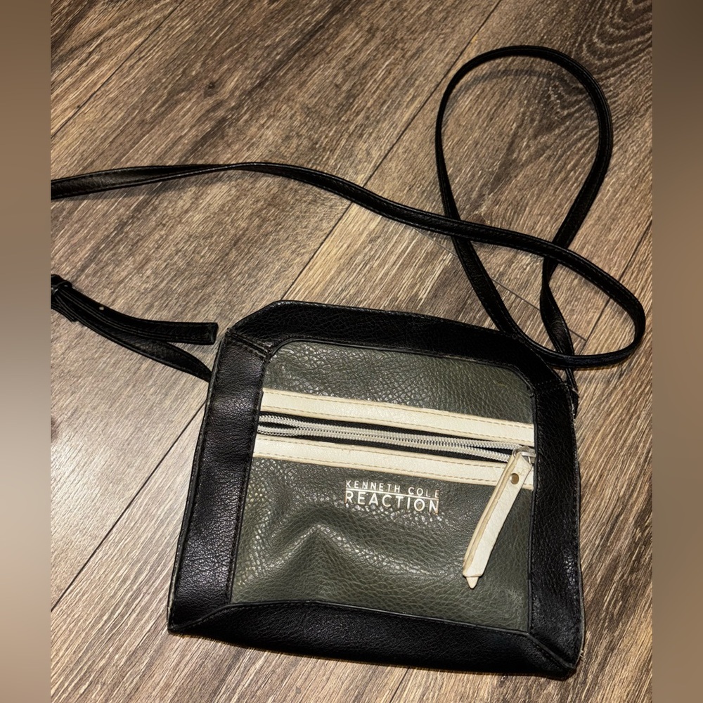 Black used Kenneth reaction shoulder bag
